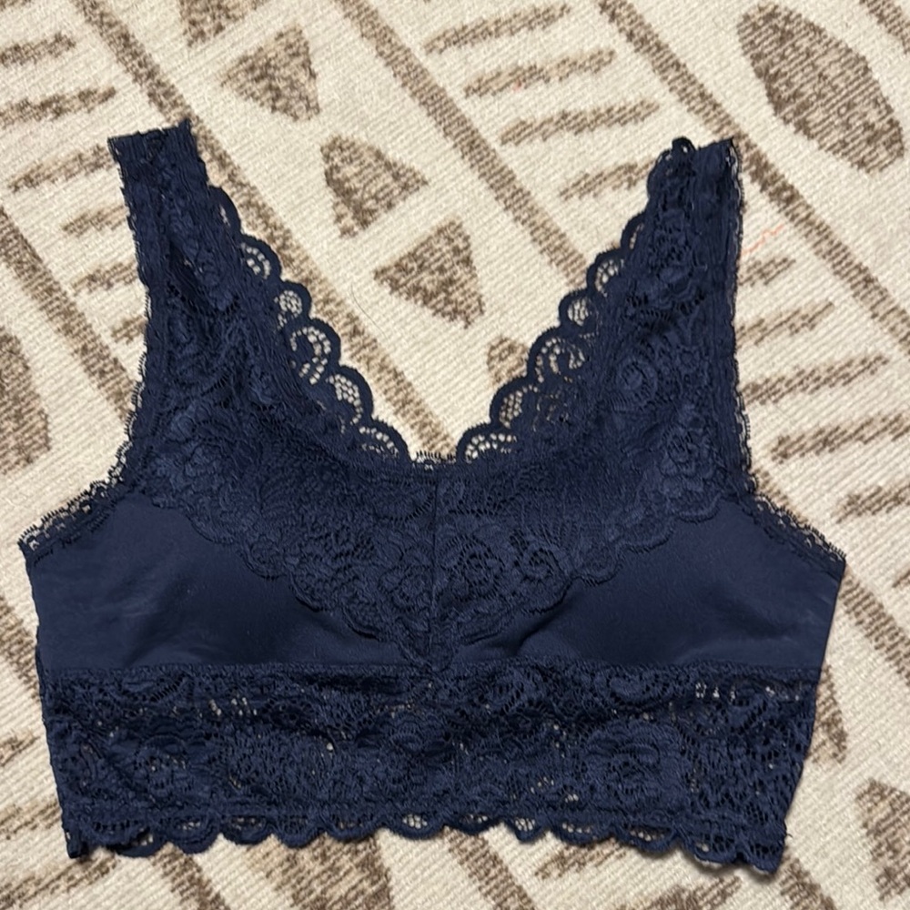 Zenana Outfitters Blue Lace Bandeau